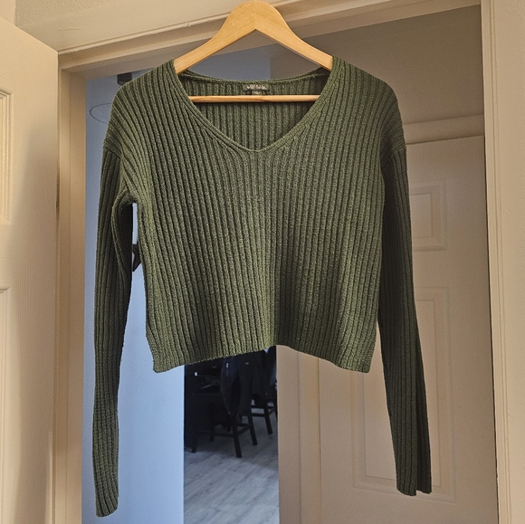 Green Ribbed Women's Sweater - Picture 1 of 2